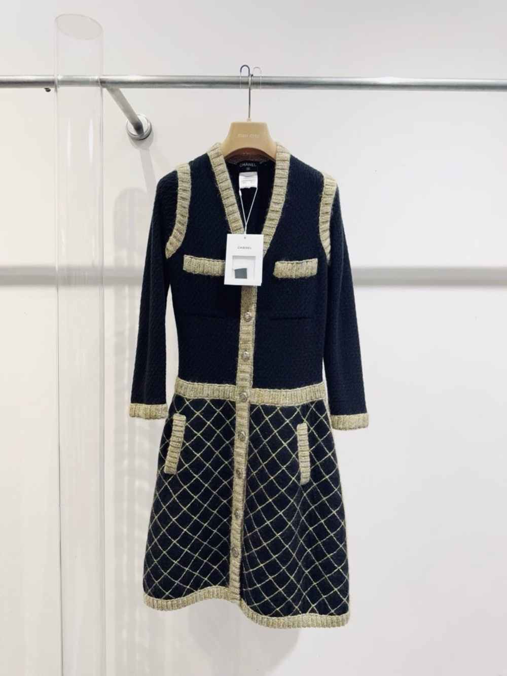 🚩steal CHANEL Black and Gold-Trim Knit Midi Dress